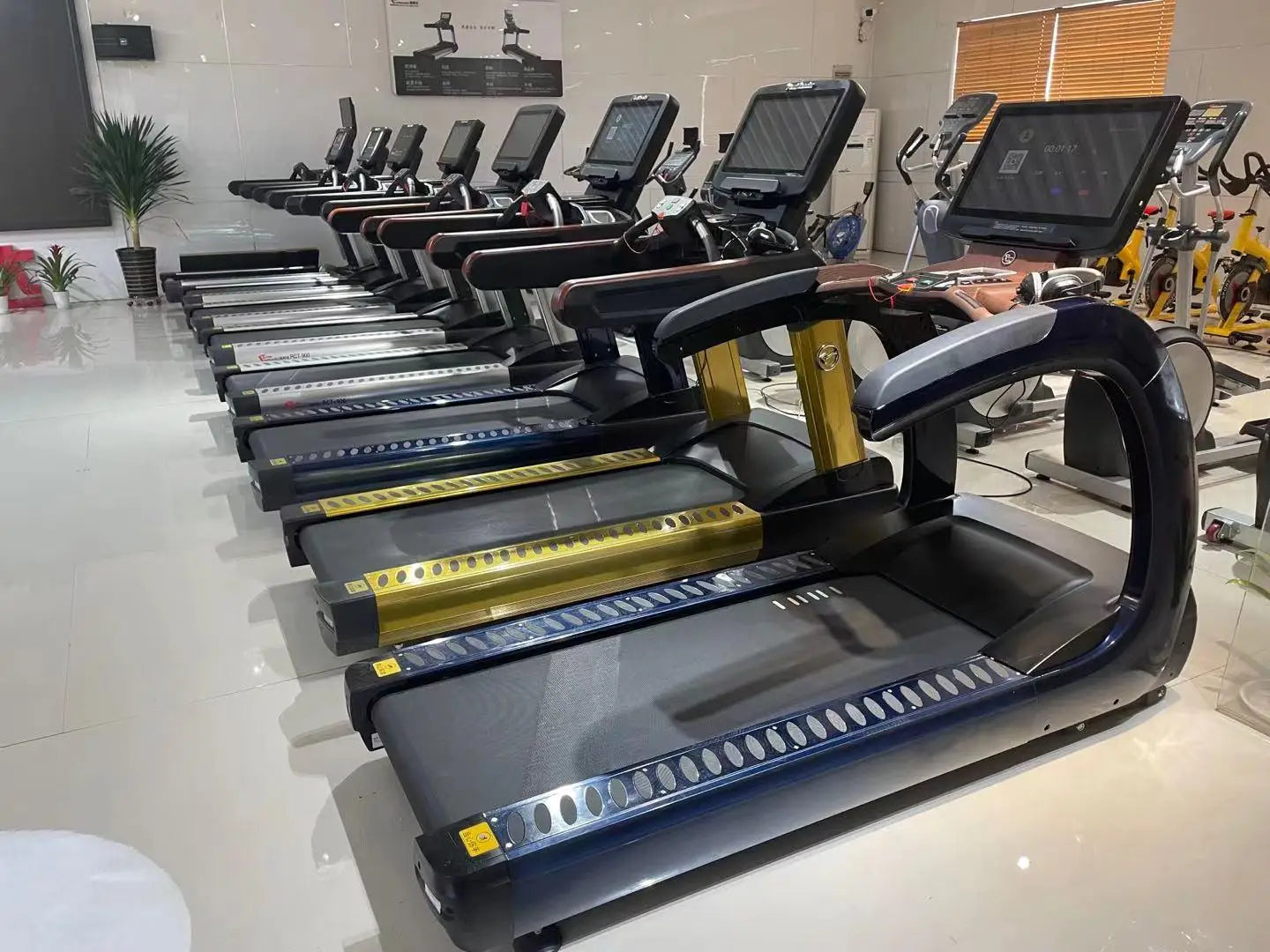 Commercial New Treadmill with Best Treadmill Factory